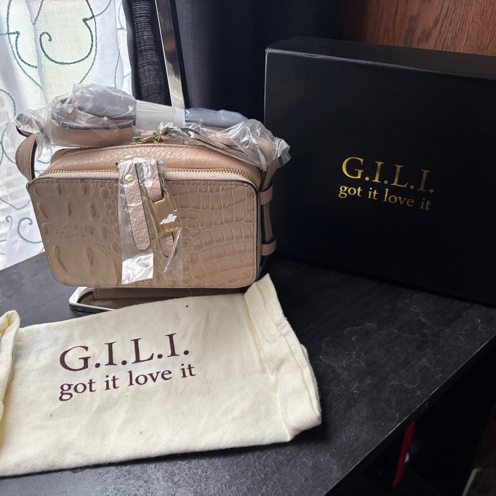 G.I.L.I. Beige Leather Handbag